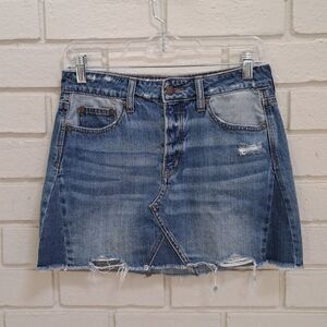 American Eagle Disressed Jean Mini Skirt. Size 4 NWT